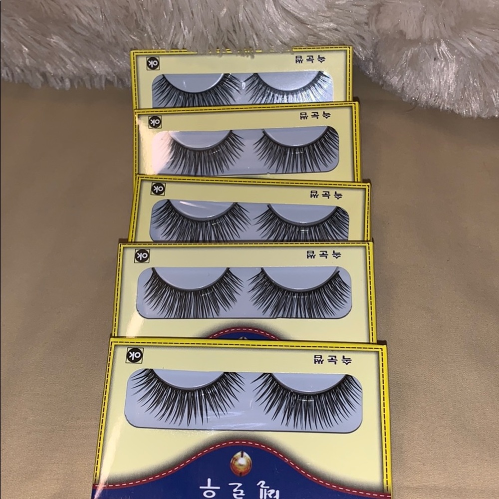 MINK EYELASHES